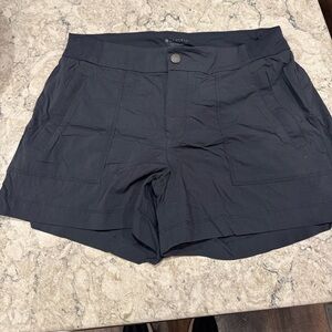 Athleta Utility Travel Shorts Size 6 Black